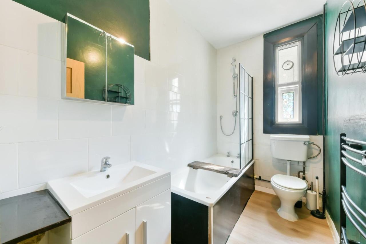 Cozy 1-Bed Apartment In Brixton Londres Exterior foto